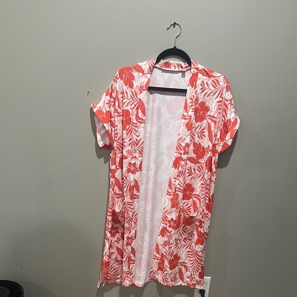 NWOT Red and White Floral Kimono Cardigan